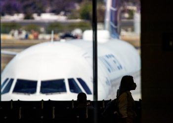 FAA investigating close call involving United Airlines plane and Black Hawk helicopter in California