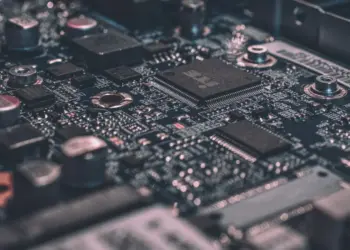Broadcom stock forecast: $630 bull case, $300 bear case for…