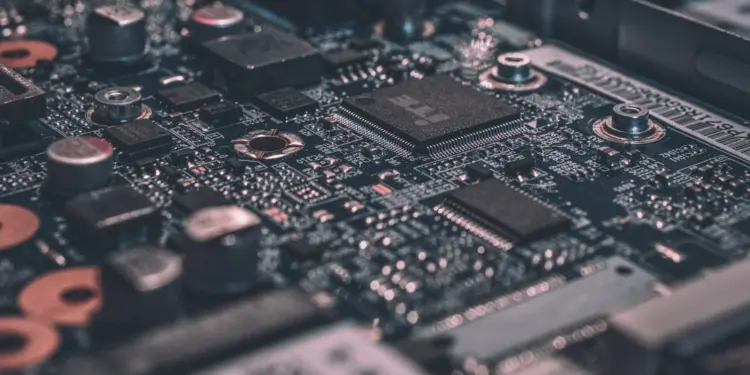 Broadcom stock forecast: $630 bull case, $300 bear case for…