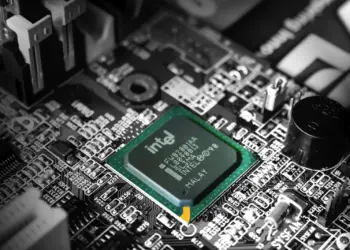 Intel stock forecast: $150 bull case, $90 bear case for 2026