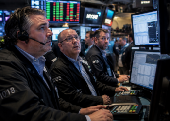 Dow falls 500 points as Trump’s Iran remarks send oil prices higher