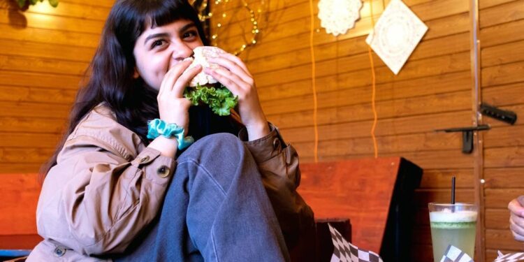 Popular burger chain closed over 300 restaurants then disappeared